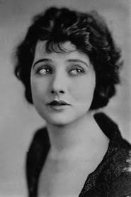 Betty Blythe as Mrs. Peet (Uncredited)