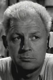 Carl Studer as Loftus