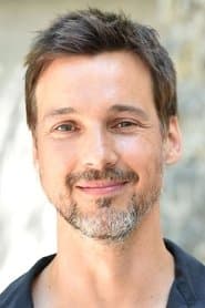 Florian David Fitz as Vater