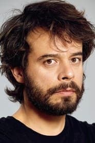 Leonardo Ortizgris as Carlos