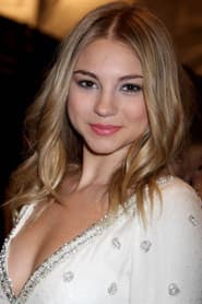 Allie Gonino as Zoe Mills