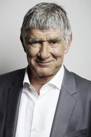 Kandido Uranga as Manuel