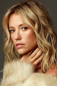 Juliana Didone as Beta