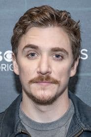 Kyle Gallner as Kurt Fletcher