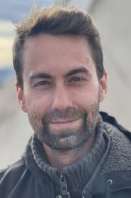 Evan Cooper as Leasing Agent