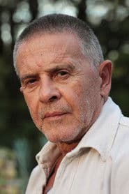 Osvaldo Laport as Carlos