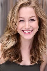 Cait Pool as Peyton Flynn