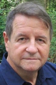 Hanspeter Müller as Mario Corti