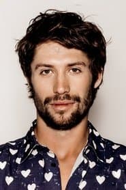 Niels Gomperts as Alexander