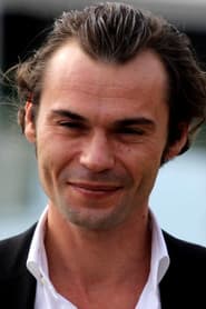 Robinson Stévenin as Manuel