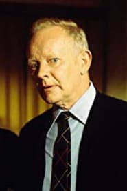 Hans Quest as Oberschulrat