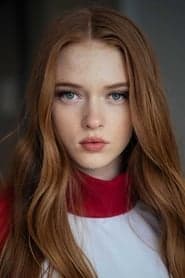 Larsen Thompson as Elise