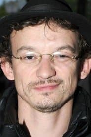 Julien Courbey as Stéphane