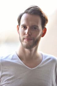 Pierre Cachia as L'éducateur