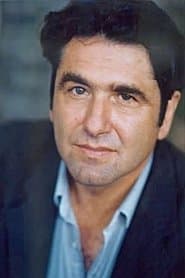 Pierre Forest as Le parachutiste