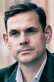 Alexander Beyer as Paul