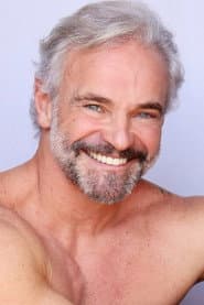 Mateus Carrieri as José