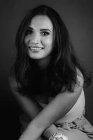 Olinka Velázquez as Lupita