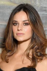 Katy Louise Saunders as Giulia Farnese