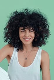 Maria Solomou as Elpida