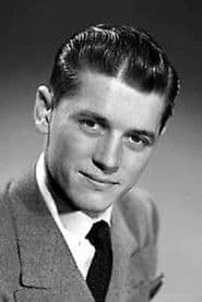 Gene O'Donnell as Purser