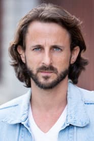 Vincent Cusimano as Detective Joe Gray