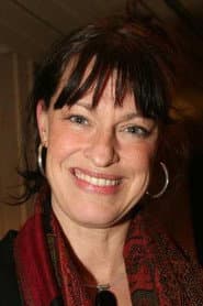 Charlott Strandberg as Cilly Cumberland-Brons