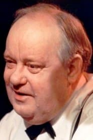 Karl Stegger as Undervisningsminister