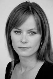 Kaia Varjord as Karianne