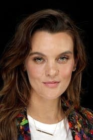 Frankie Shaw as Gretchen