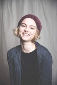 Eva-Maria Prosek as Edith