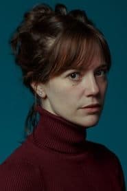 Natália Lage as Roberta