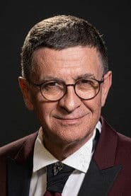 Cengiz Küçükayvaz as Doktor