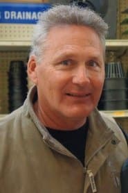 Dean Hallo as Henry Soames