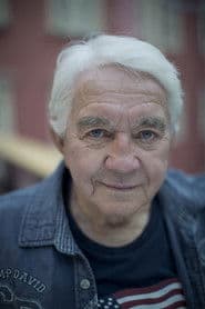 Jiří Krampol as Pavel Kocúrik