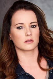 Hollie Schwarz as Mona