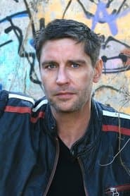 Oliver Bootz as Valentins Freund