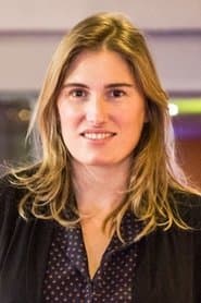 Lola Doillon as Lola