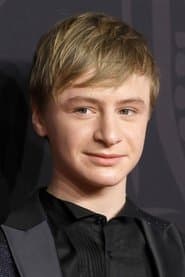 Thomas Gioria as Paul