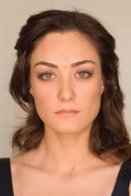 Başak Köklükaya as Leyla