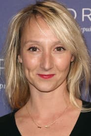 Audrey Lamy as Femme Skippy