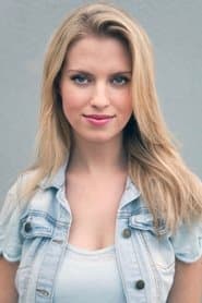 Barbara Dunkelman as Ashley