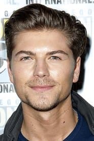 Amadeus Serafini as Simon