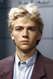 Antonie Kamerling as Hero