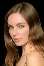 Michelle Mylett as Elle Whitland