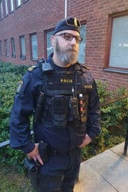 Daniel Guldstrand as Nationella insatsstyrkan, kustbevakning