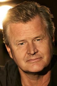 Michael Asmussen as Ole, betjent