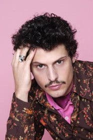 Manuel Cortez as Oliver