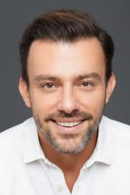 Salih Bademci as Hakan