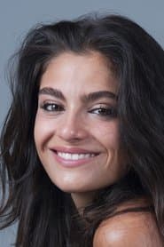 Aurora Giovinazzo as Giulia